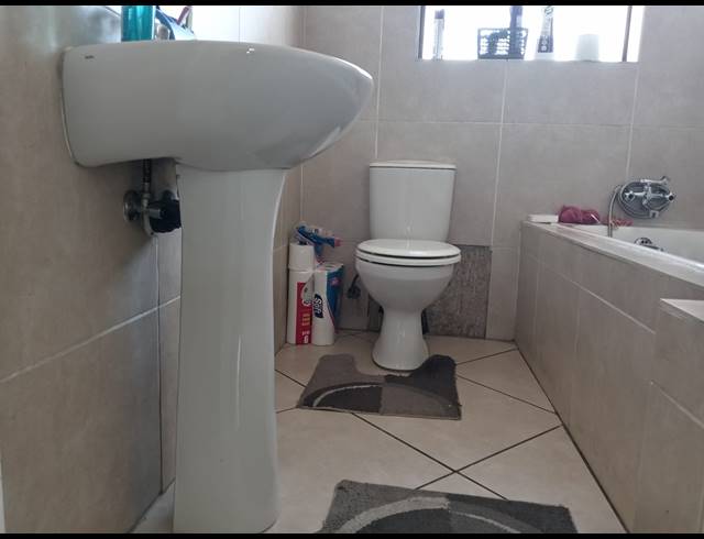 2 BEDROOM SECTIONAL TITLE FOR SALE IN BOKSBURG NORTH